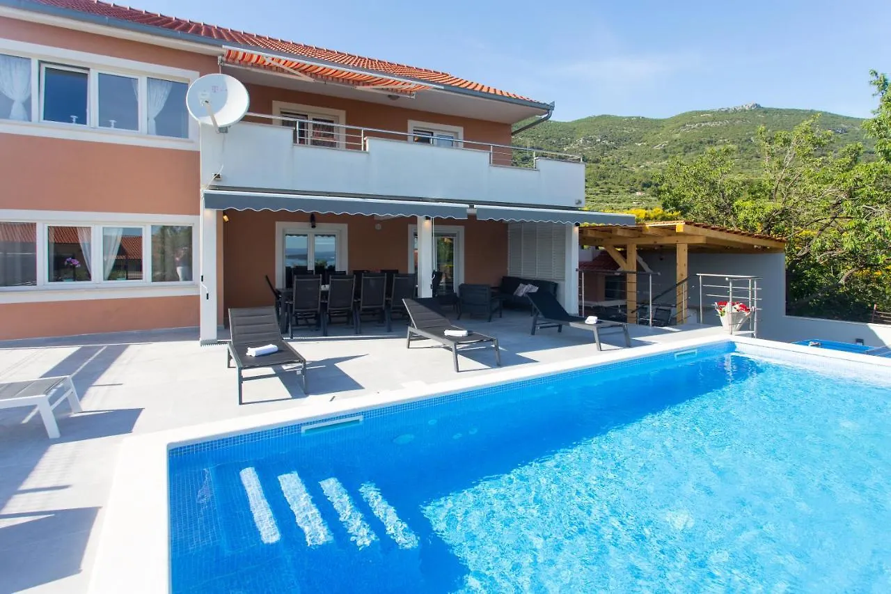 Modern Apartment With Large Pool&Sea View Kastela