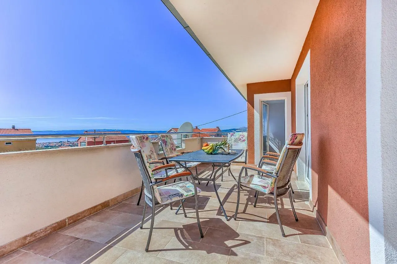 Modern Apartment With Large Pool&Sea View Kastela 0*,