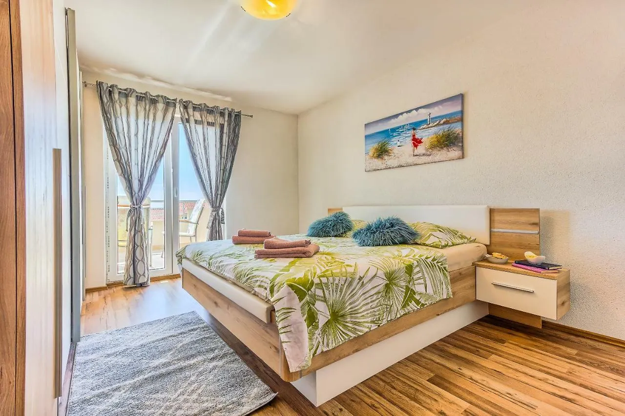 Modern Apartment With Large Pool&Sea View Kastela