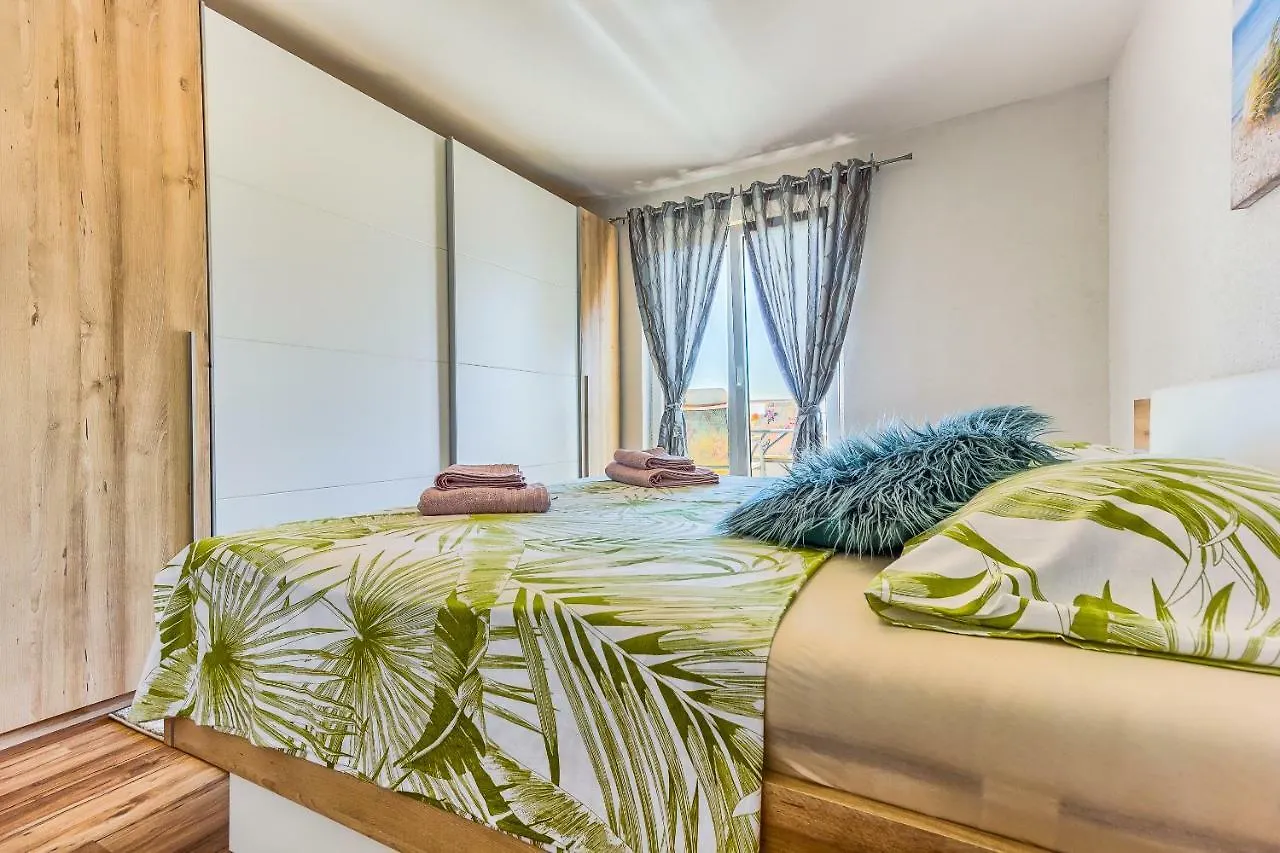 Modern Apartment With Large Pool&Sea View Kastela 0*,  Croatia
