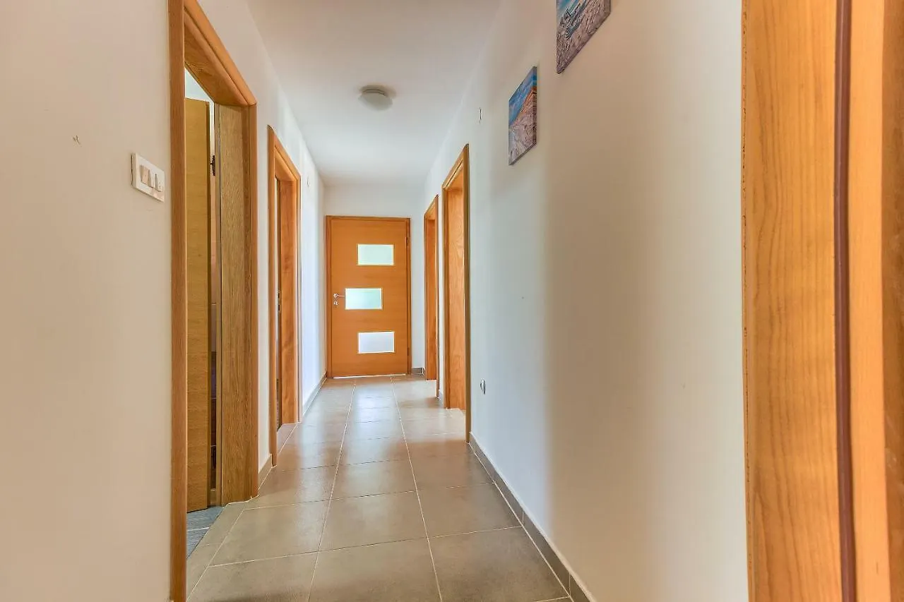Modern Apartment With Large Pool&Sea View Kastela
