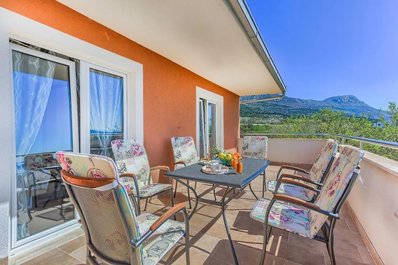 Modern Apartment With Large Pool&Sea View Kastela